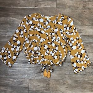 🌟2/$8 or 3/$10🌟 Yellow Floral Crop Top